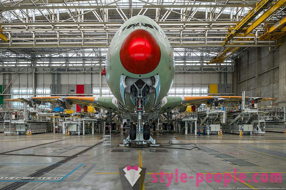 Производни процес највећег светског путничког авиона