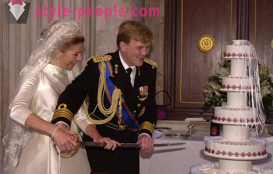 Избор удара краљевске свадбене торте