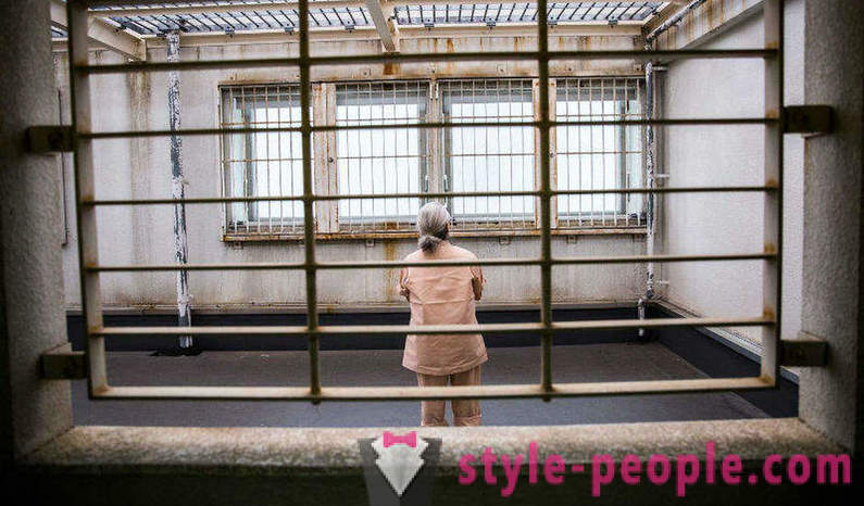 Старији Јапанци имају тенденцију да се локални затвор