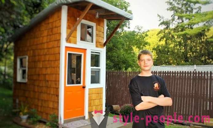 13-годишњи дечак себи изградио кућу