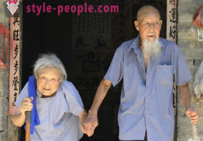 Након 80 година брака, пар је коначно направио свадбени фотографисање