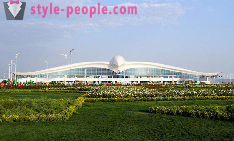 Туркменистан отворио аеродром у облику летећег сокола