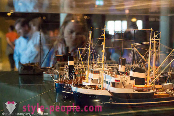 Обилазак музеја је једини брод из КСВИИ века