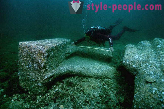 Древни град Хераклион - 1200 година под водом
