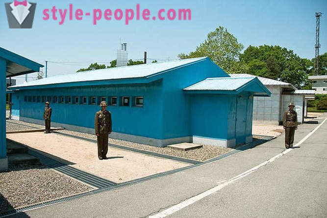 Панмундзхом - чудно граница између Северне и Јужне Кореје