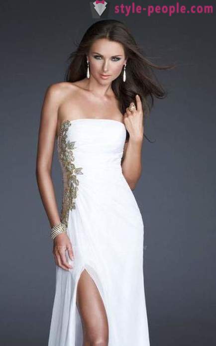 Бела хаљина на поду - модеран опрема