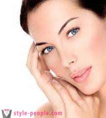 Течности - Овај лагани козметички производи за лице и косу трансформацију