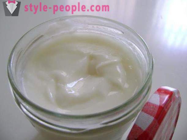 Хидратантна крема за руке код куће: једноставна и ефикасна рецепт
