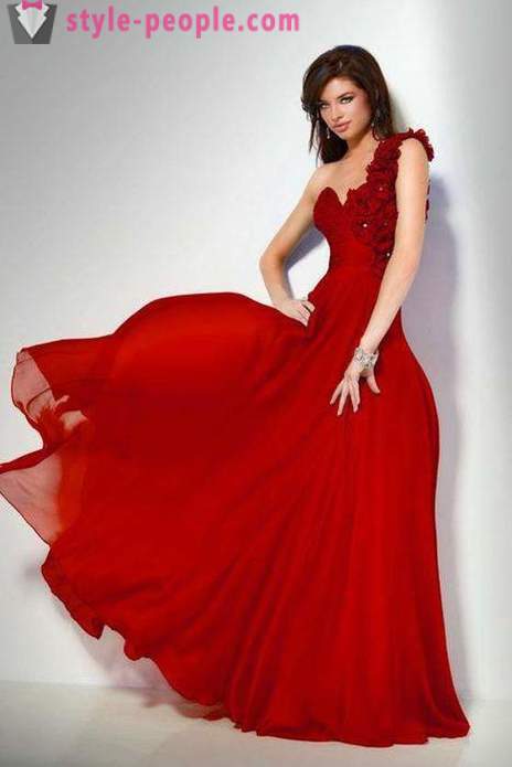 Модерно црвена хаљина под