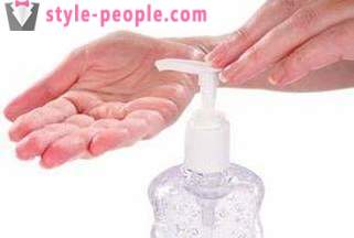 Средство за дезинфекцију руку - ефикасну заштиту од микроба и благим негу коже