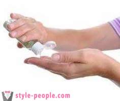 Средство за дезинфекцију руку - ефикасну заштиту од микроба и благим негу коже